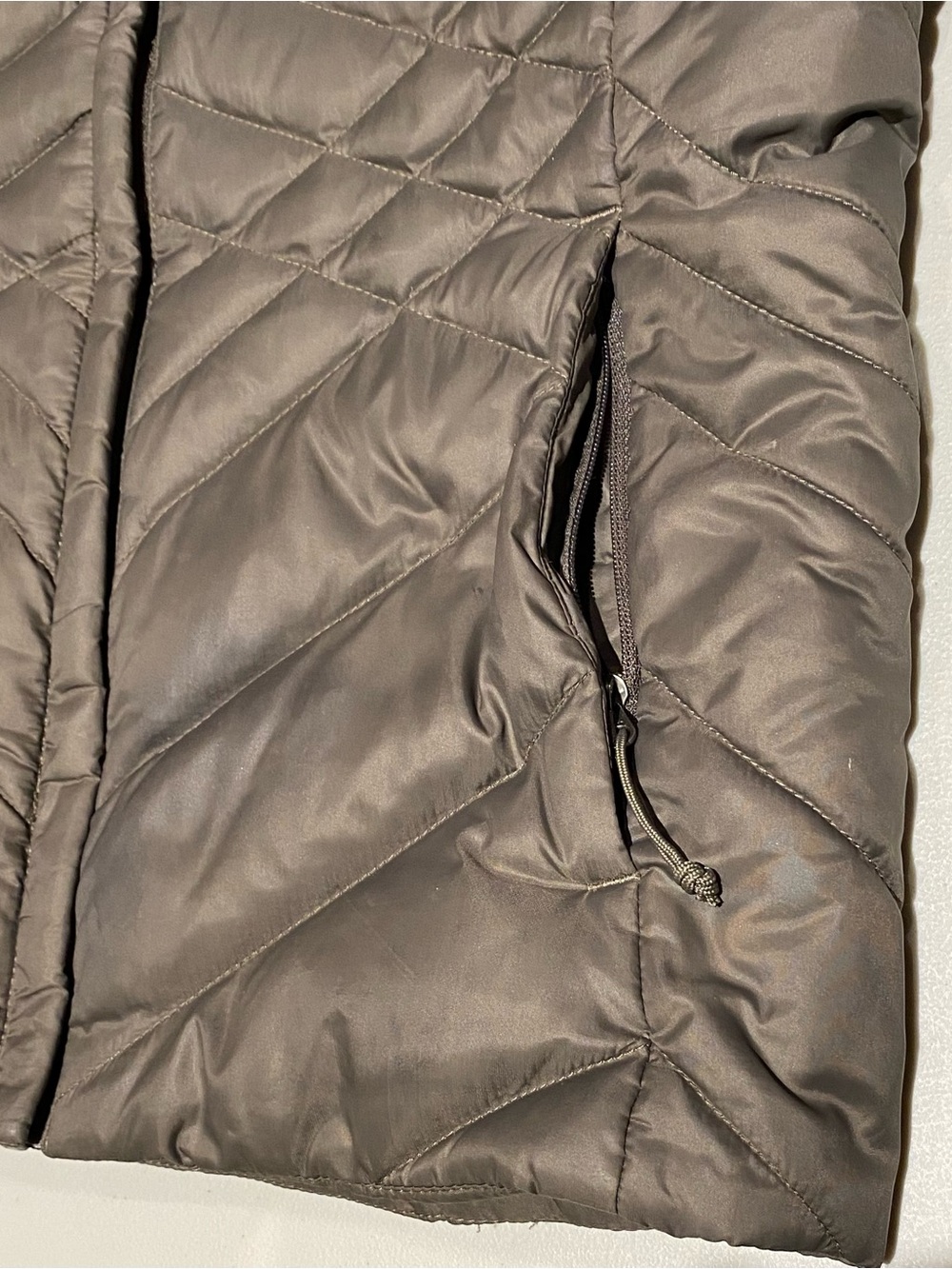 The North Face Olive Green Aconcagua 550 Quilted Down Puffer Vest, size S - Picture 5 of 7